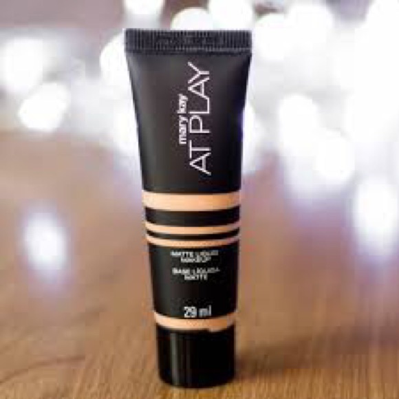 AT PLAY MATTE LIQUID MAKEUP DEEP TAN - Picture 1 of 13